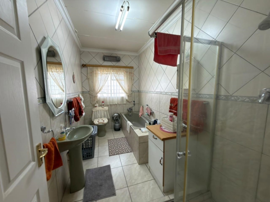 5 Bedroom Property for Sale in Riebeeckstad Free State